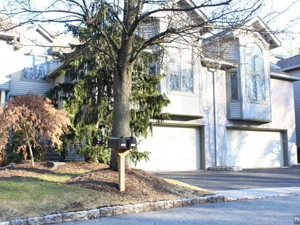 836 Hemlock Ct, Norwood, NJ 07648