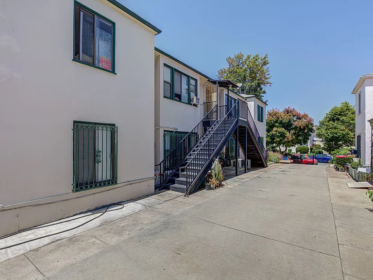 Plymouth Residences — Photo 20