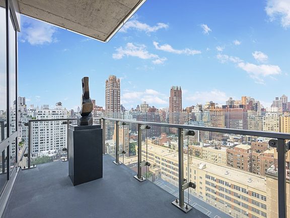 4th image of 255 E 74th St APT 17C