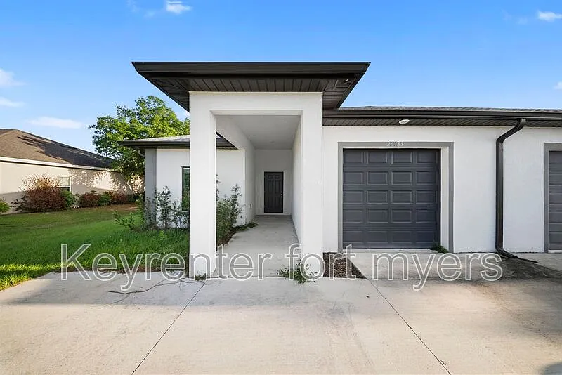 3 bed, 2.0 bath, 1240 sqft, $1,650 — Photo 1