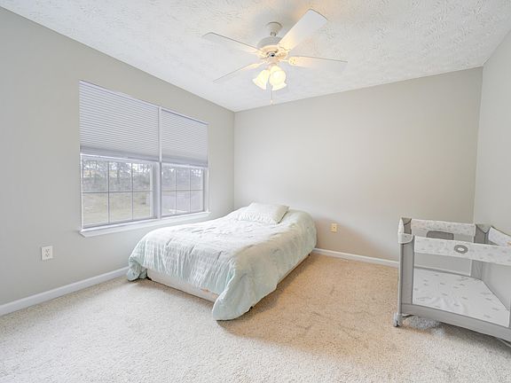 5th image of 2488 Lakeview Dr