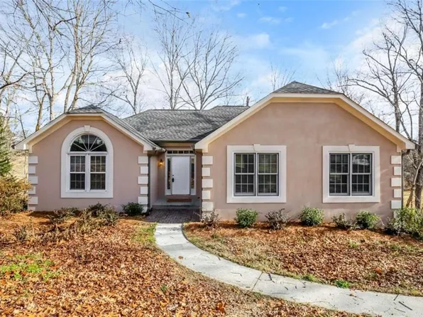 3170 Lakecrest Dr, Dacula, GA 30019