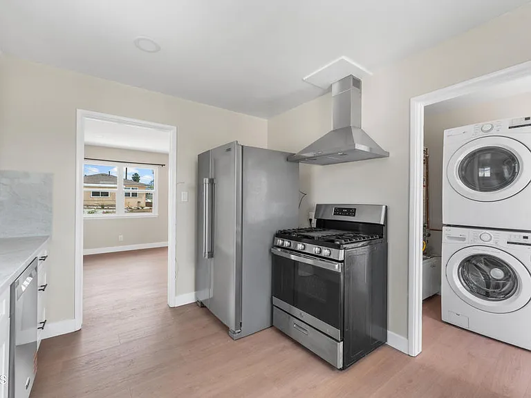 3103 N Olive Ave — Photo 8