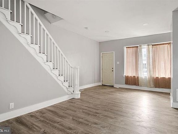 4th image of 3082 Aramingo Ave