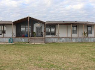 26 County Road 404, Edna, TX 77957