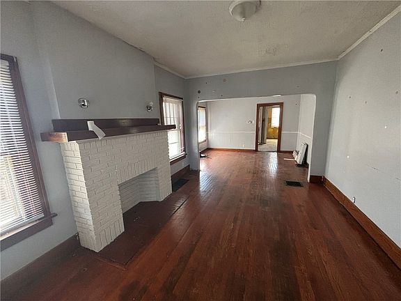 5th image of 30 Kurtz Ave
