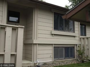 1347 Arden View Dr, Arden Hills, MN 55112