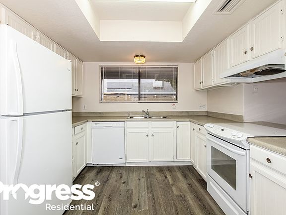 5th image of 7302 W Dahlia Dr