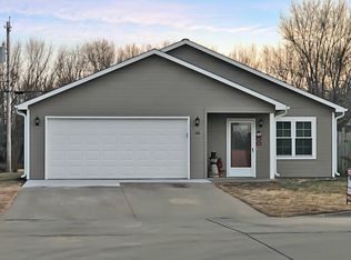 126 Kopp Dr, Manhattan, KS 66502