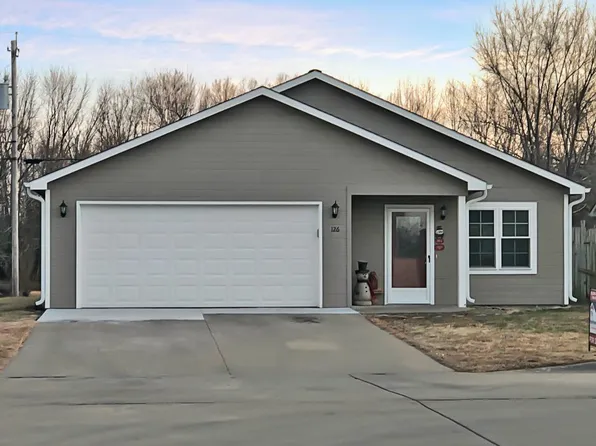 126 Kopp Dr, Manhattan, KS 66502