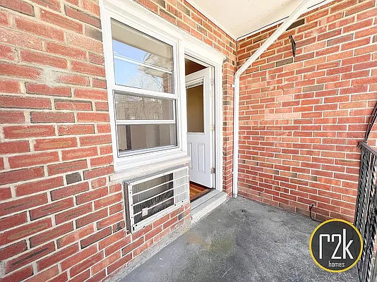 Rented by Realty 2000 Corp | media 8