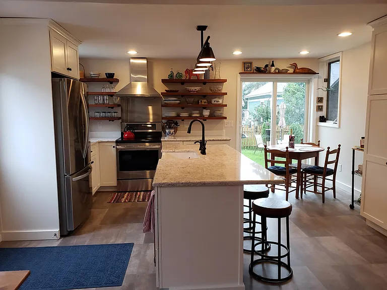 201 Lake Ave — Photo 9