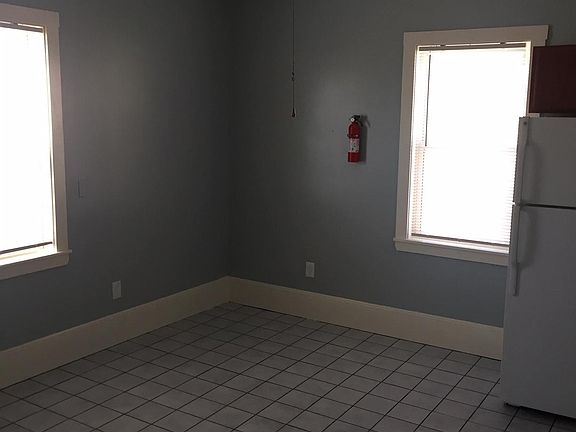 4th image of 20 Rock Ave #2