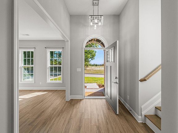 2nd image of 1537 Old Andes Rd