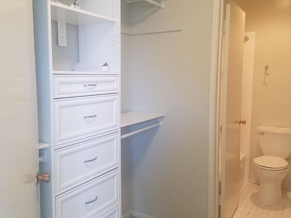 Jr one bedroom Pine St side