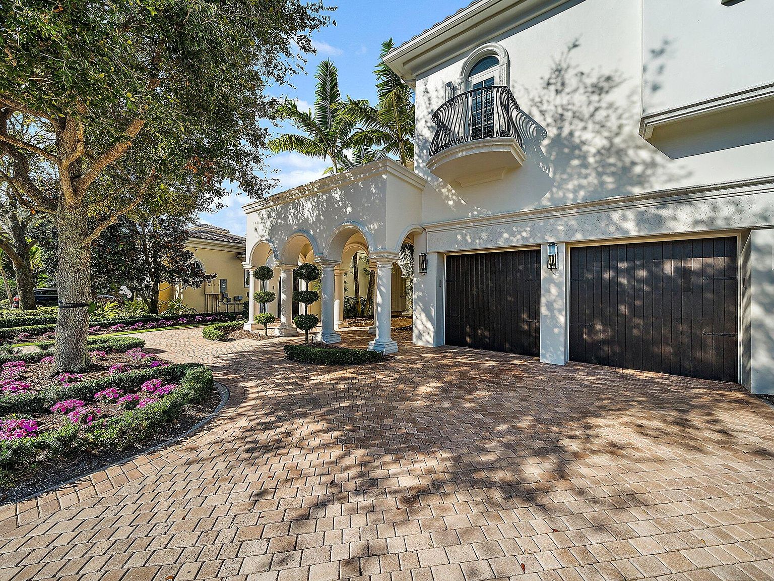 11513 Green Bayberry Dr