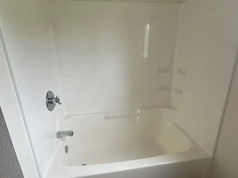 687 W Hazel Ave — Photo 10
