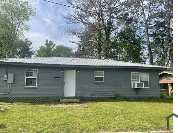 808 Roosevelt St, Center, TX 75935