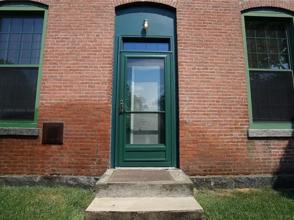 300 Front St APT 114, Pawtucket, RI 02860