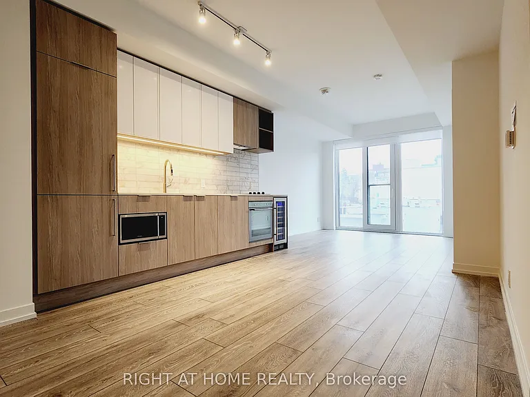 2020 Bathurst St #536 — Photo 2