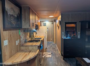(Undisclosed Address), Shohola, PA 18458