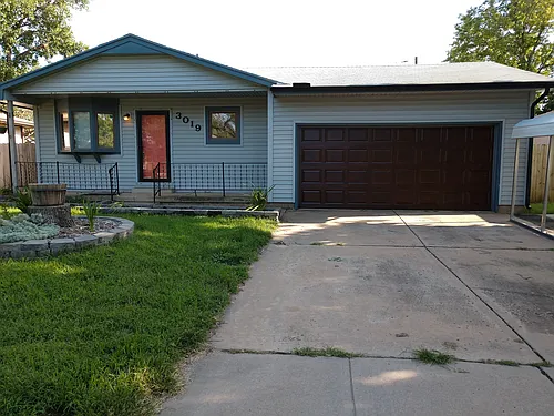 3019 W Maxwell Ave Photo 1