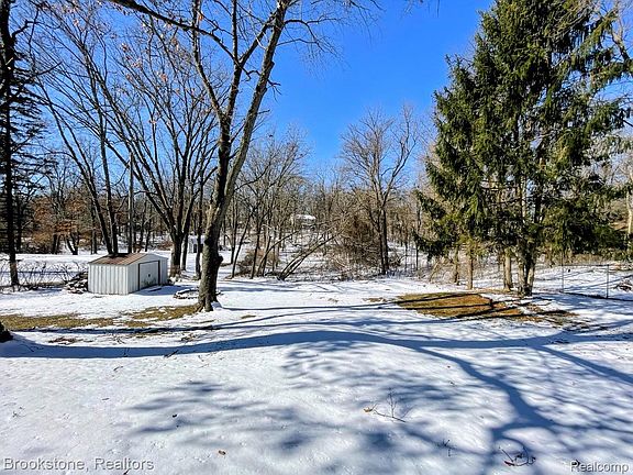 4th image of 4354 Grass Lake Rd