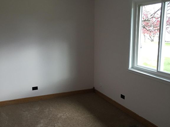 4th image of 221 Wapoos Ct