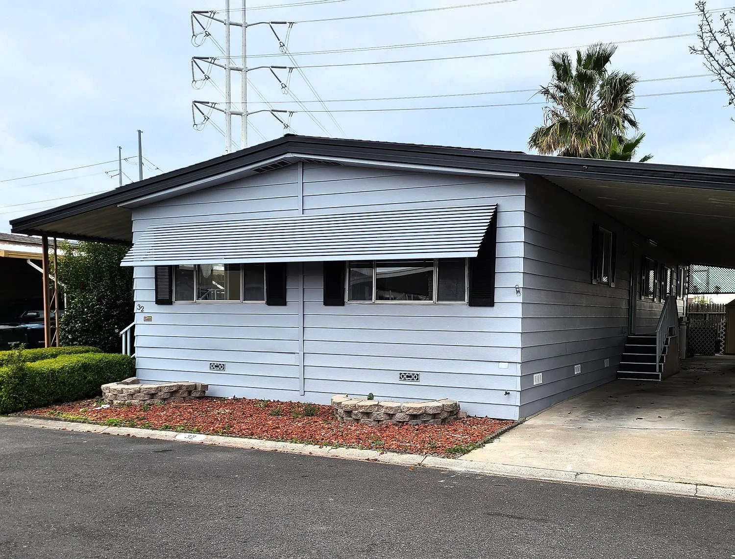 32 Bentley Ave photo 1