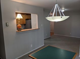 501 N Armistead St APT 202, Alexandria, VA 22312