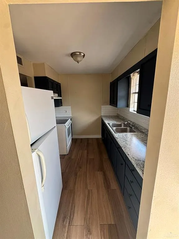 1 bed, 1.0 bath, 760 sqft, $700 — Photo 3