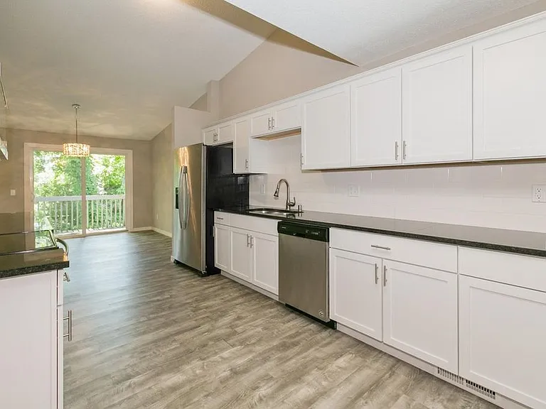 6336 Pheasant Ct — Photo 4
