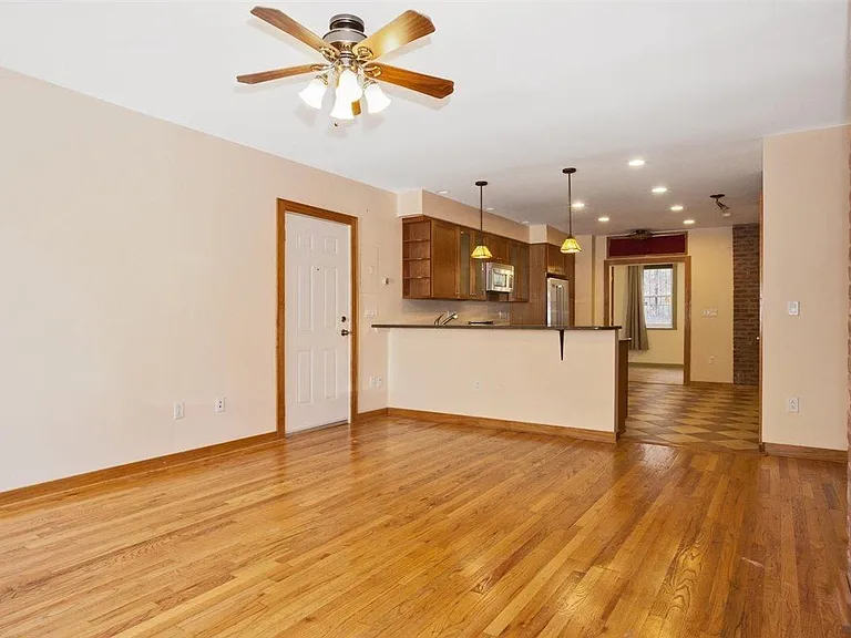 202 Warren St #1 — Photo 4