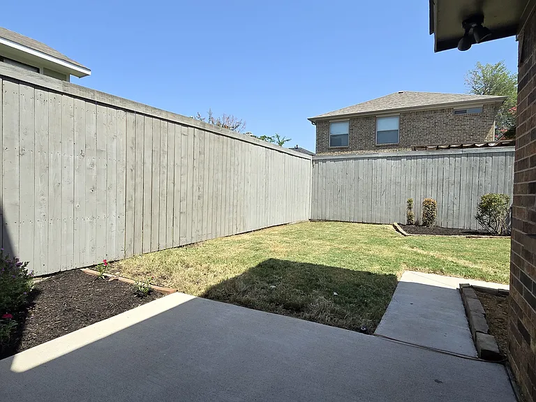 3817 Clover Hill Ln — Photo 20