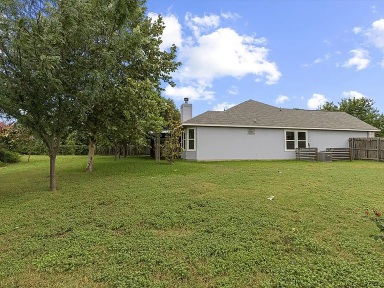 206 Evergreen Cir — Photo 26