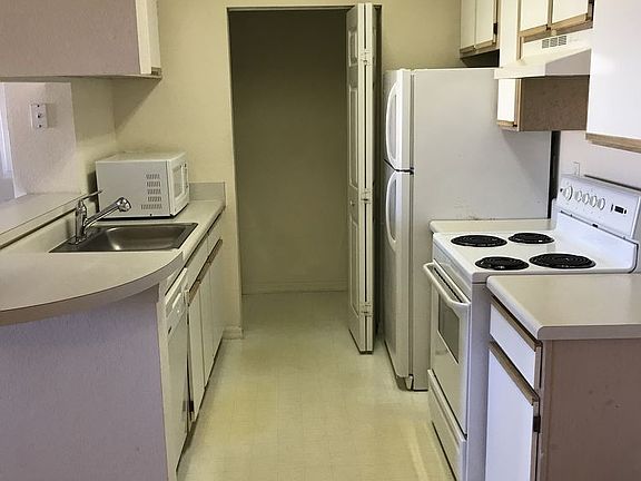3rd image of 6330 Aragon Way APT 206