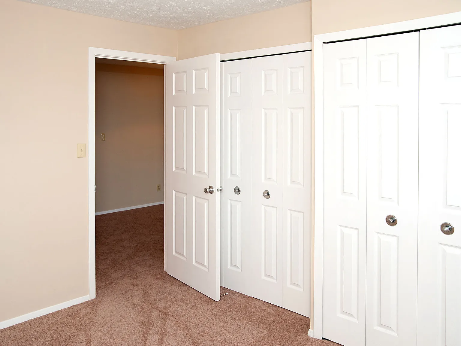 Rockside Park Towers — Photo 2