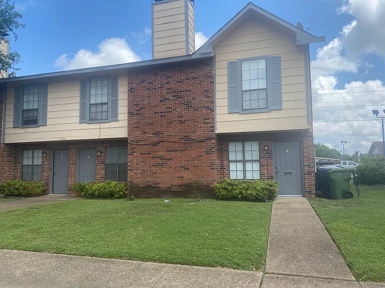 2826 Wimbledon Ct #D — Photo 18