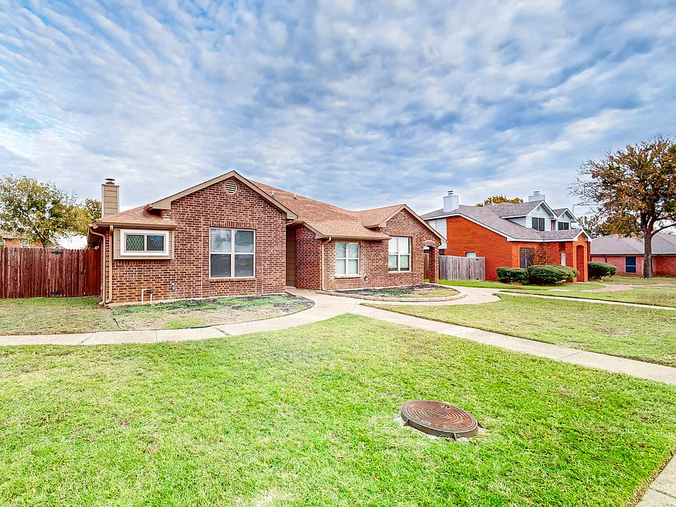 908 Wentwood Dr