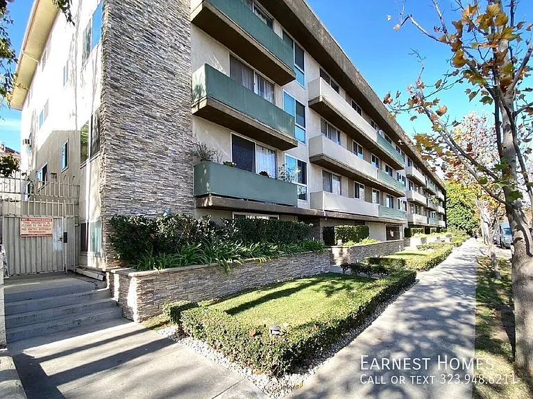 525 N Sycamore Ave #321 — Photo 3