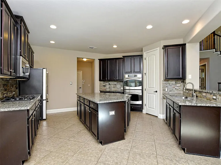 15205 Joseph Dr — Photo 10