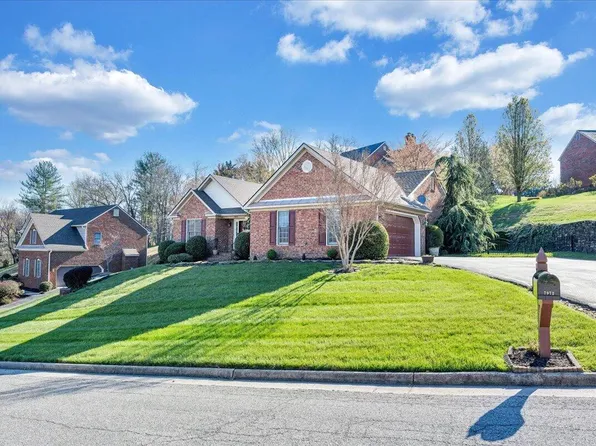 7973 Hollins Court Dr, Roanoke, VA 24019