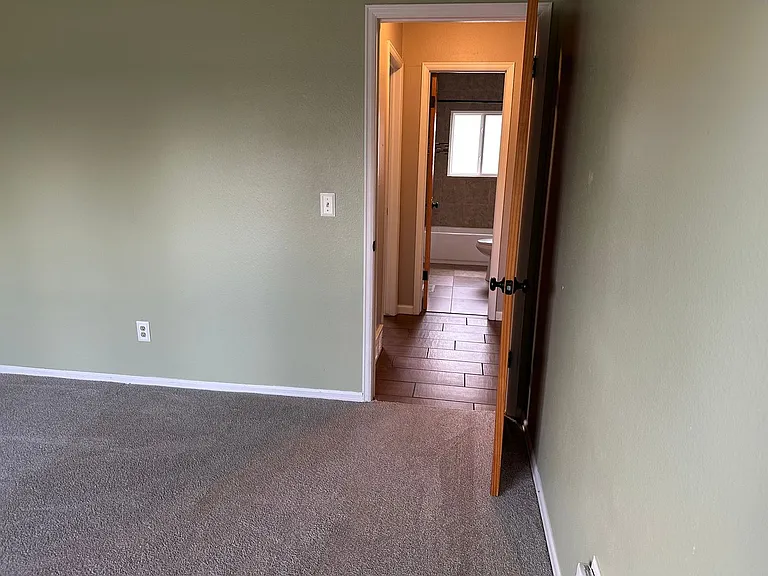 840 W Linden St — Photo 10