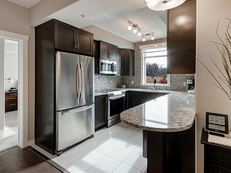 32 Varsity Estates Cir NW #102 — Photo 13