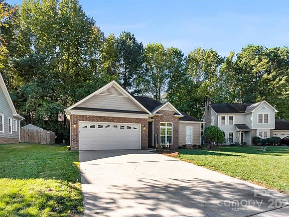 3rd image of 3029 Foxborough Ct