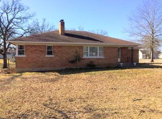 806 E Washington St, Marshfield, MO 65706