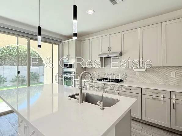 1419 E Town And Country Ln, Phoenix, AZ 85014