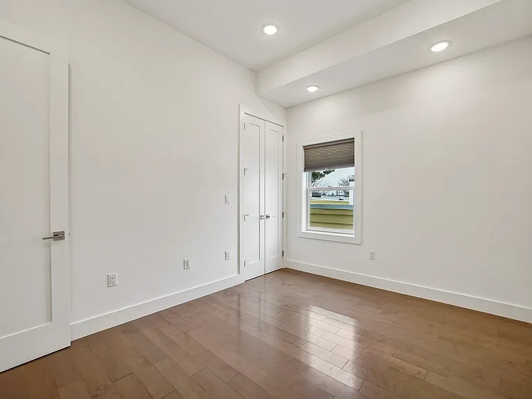 46 Carlton Ave #B — Photo 10