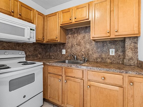 5th image of 46 Adams St APT D6