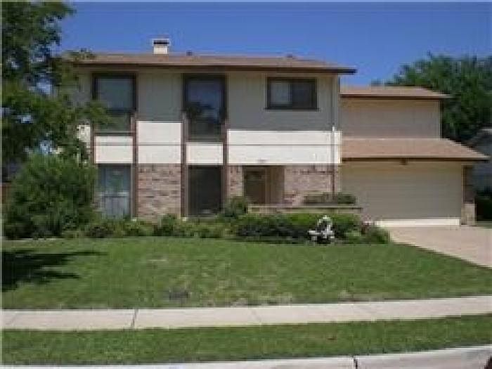 1st image of 841 Bowling Green Dr